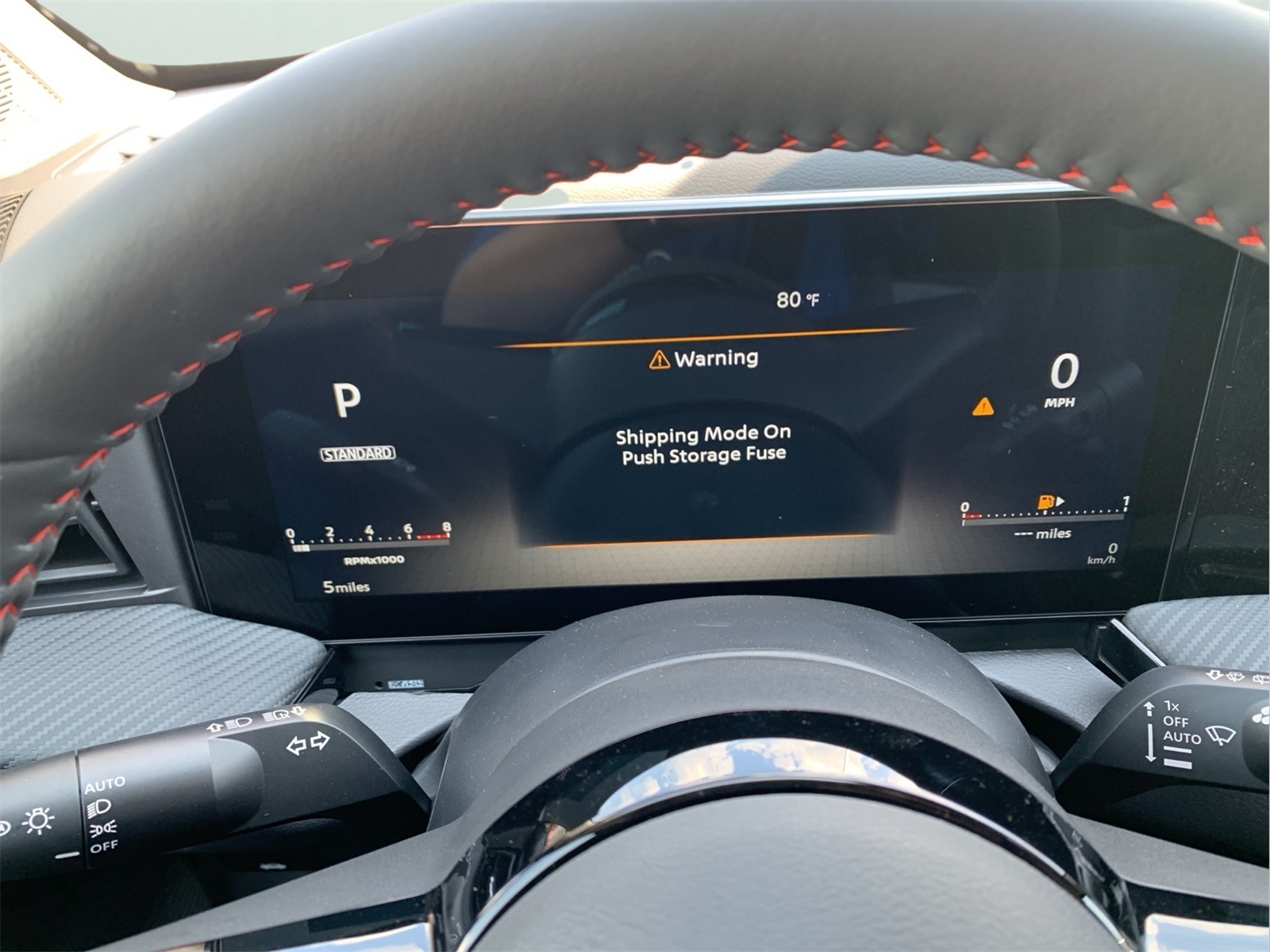 2025 Nissan Kicks SR photo 13