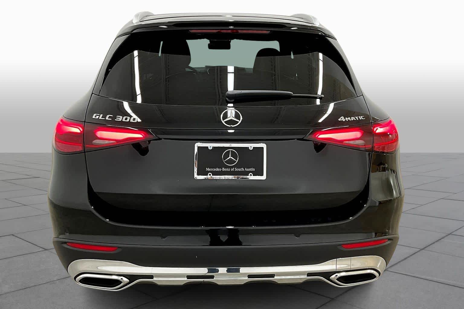 2026 Mercedes Benz GLC 300 4MATIC photo 3