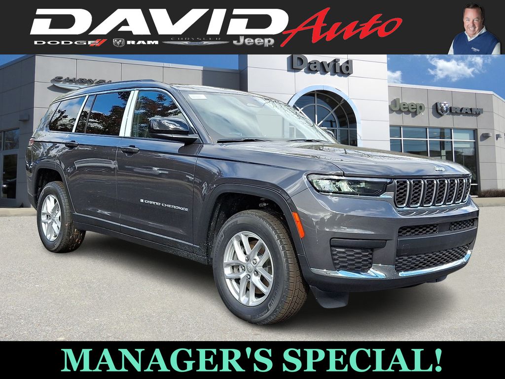2025 Jeep Grand Cherokee L Laredo's photo