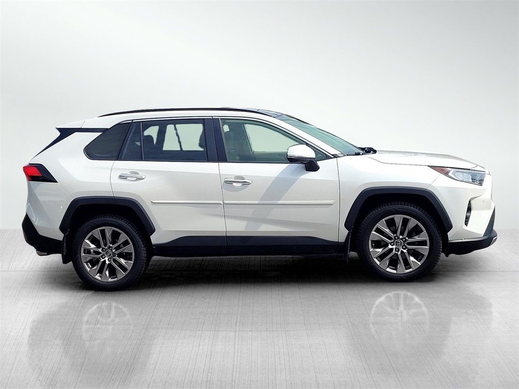2019 Toyota RAV4 Limited photo 2
