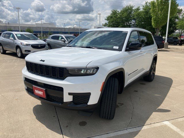 2025 Jeep Grand Cherokee Altitude X photo 3