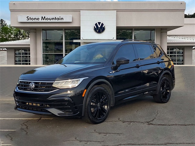 2022 Volkswagen Tiguan SE R-LINE BLACK's photo