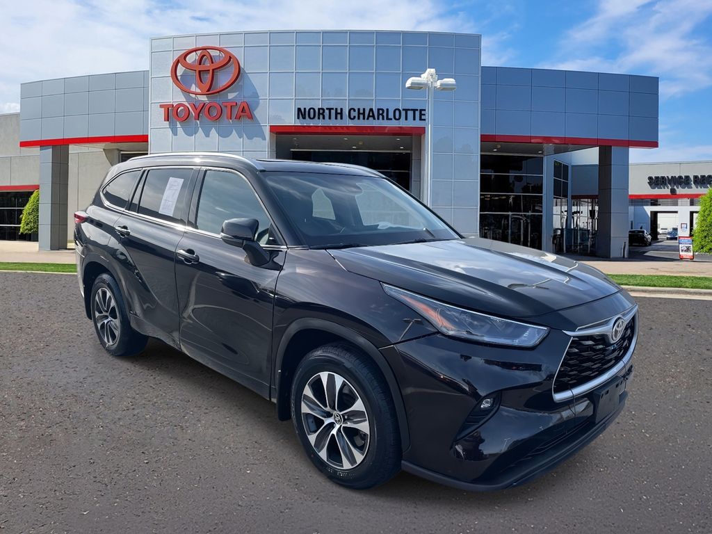 2021 Toyota Highlander XLE's photo