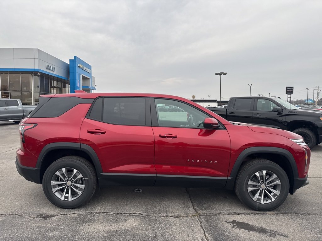 2026 Chevrolet Equinox LT photo 2