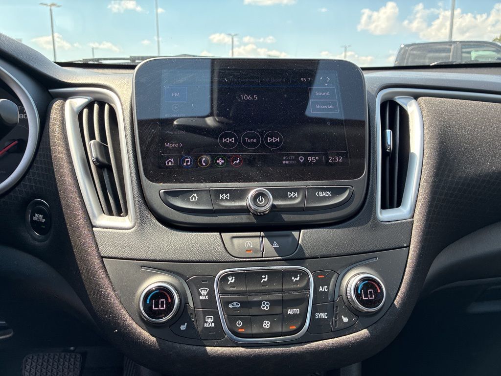 2023 Chevrolet Malibu 1LT photo 14