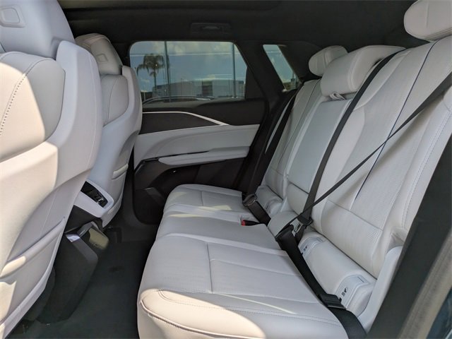 2025 Cadillac Lyriq Luxury photo 15
