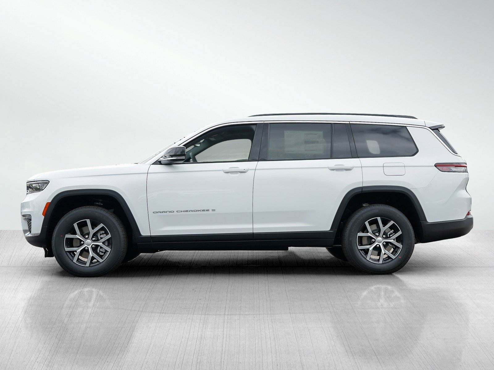 2025 Jeep Grand Cherokee Limited photo 2