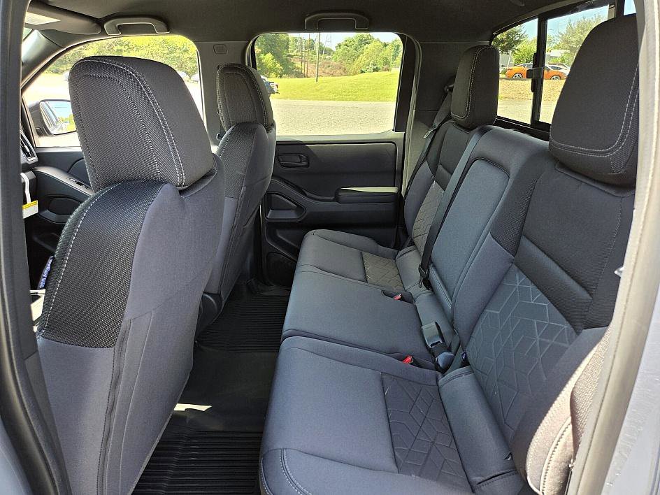 2026 Nissan Frontier Crew Cab SV photo 9