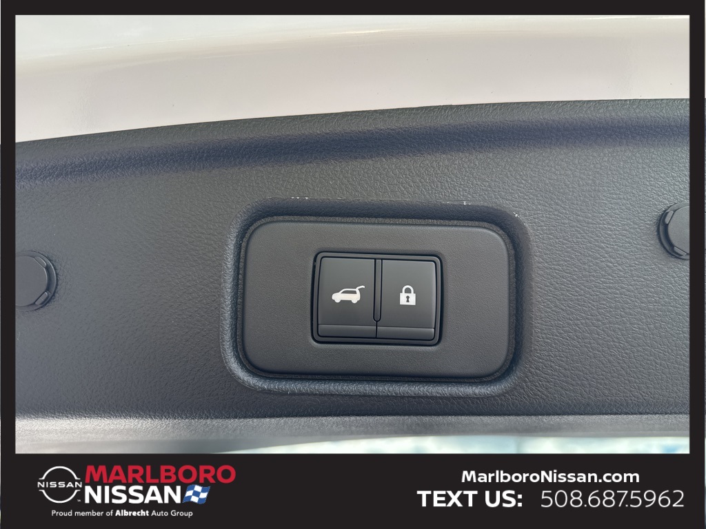 2025 Nissan Pathfinder SL photo 13