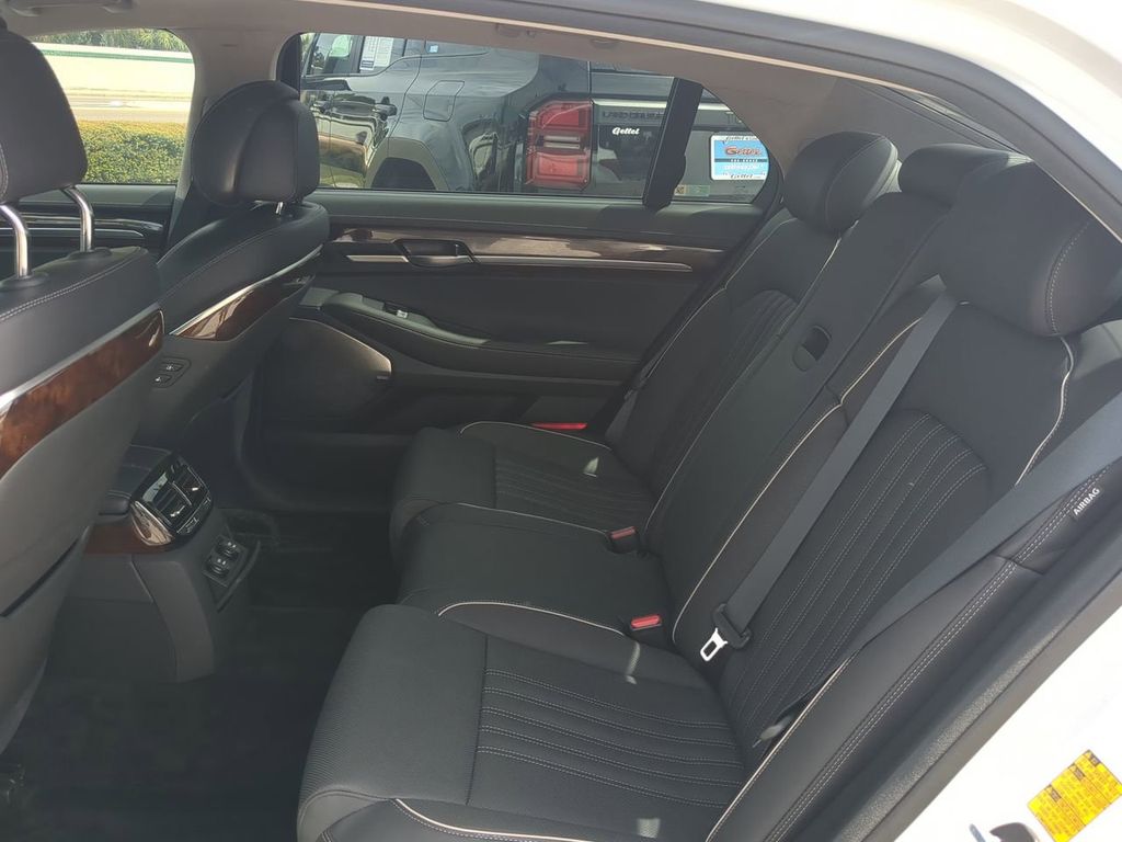 2019 Genesis G90 3.3T Premium photo 12