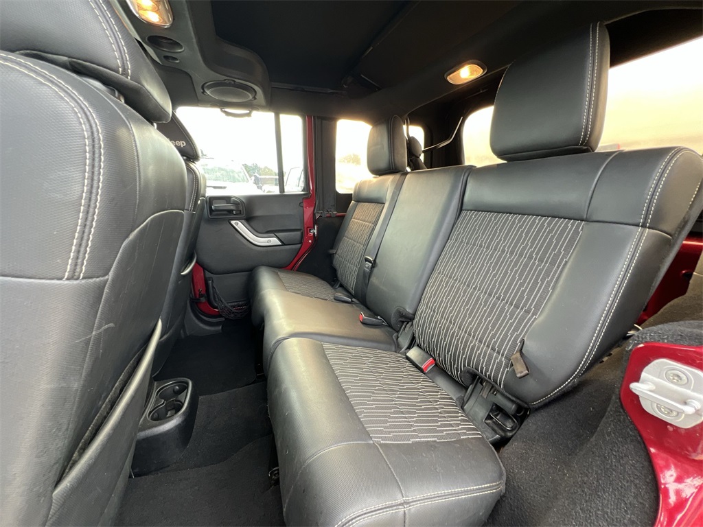 2012 Jeep Wrangler Unlimited Freedom photo 26