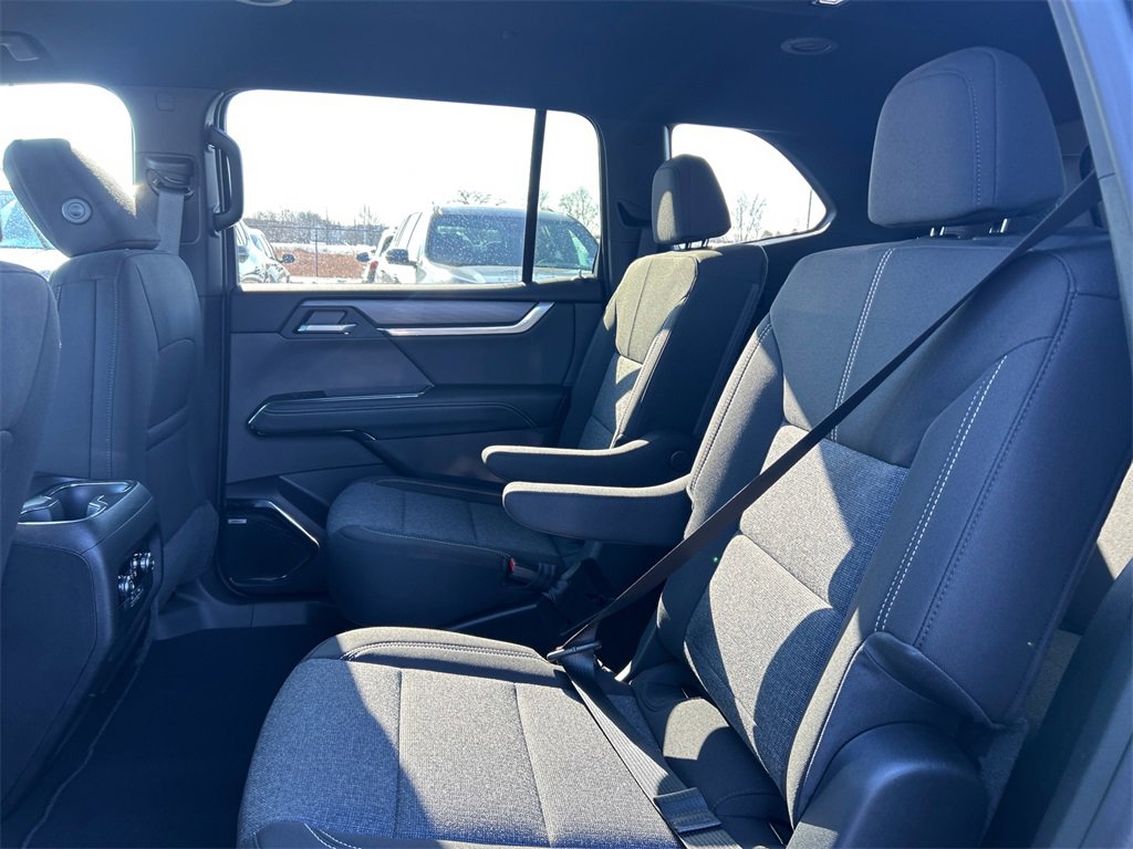 2026 GMC ACADIA - Image 32