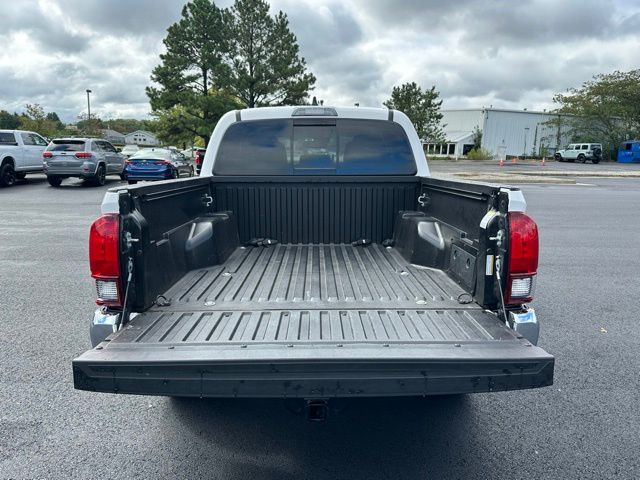2022 Toyota Tacoma SR5 photo 12