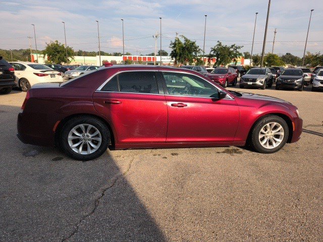 2016 Chrysler 300 Limited photo 6