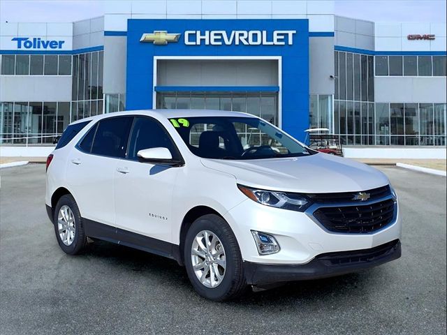 2019 Chevrolet Equinox LT photo 2