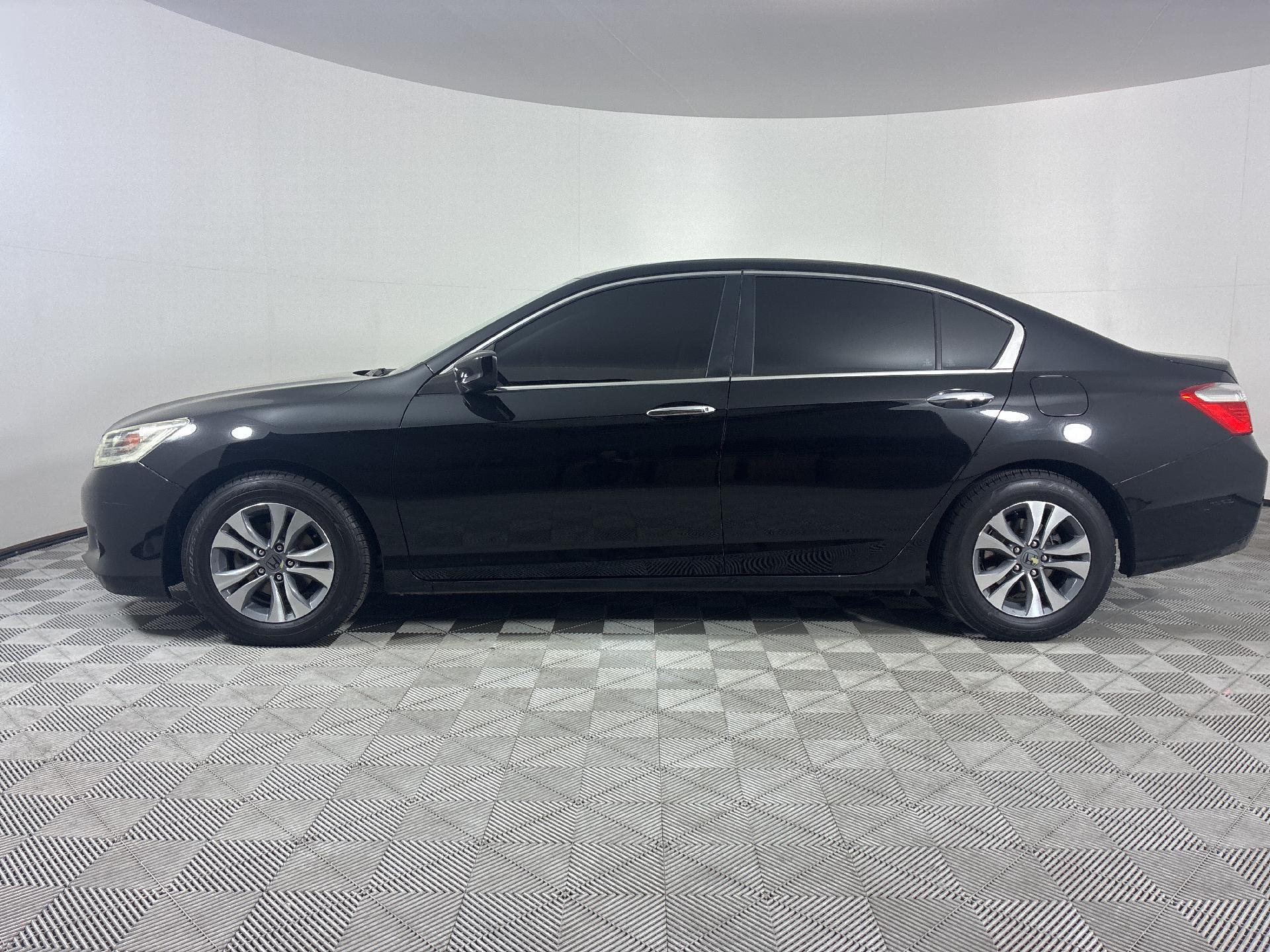 2015 Honda Accord LX photo 2