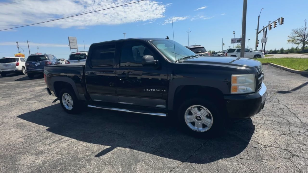 PreOwned 2007 Chevrolet Silverado 1LT CREW CAB 4WD Y829403 in Topeka