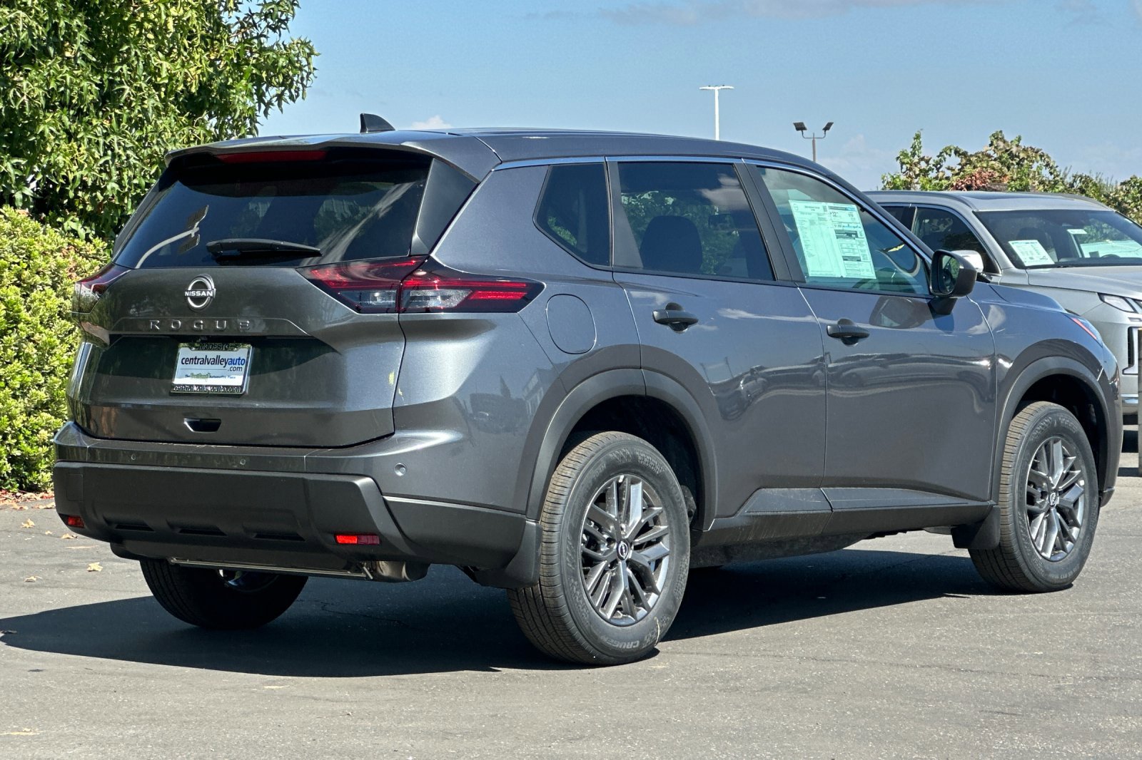 2026 Nissan Rogue S photo 4
