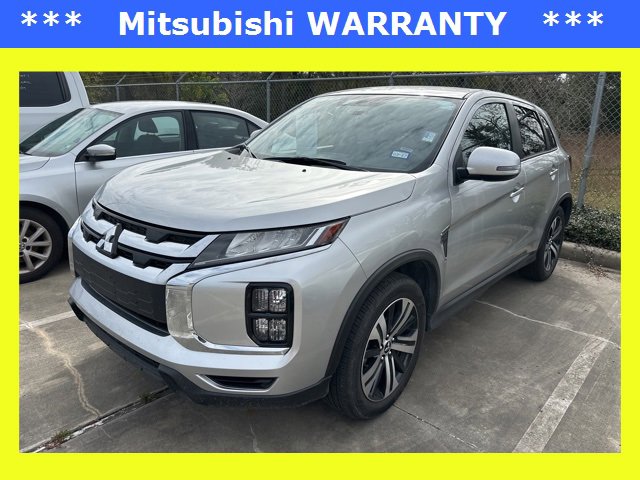 2025 Mitsubishi Outlander Sport SE's photo