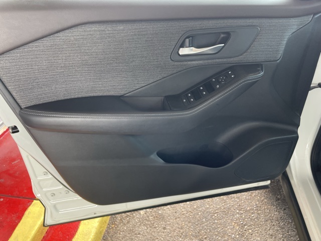 2021 Nissan Rogue SV photo 10