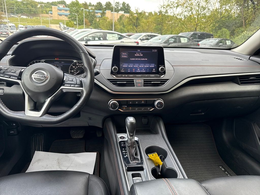 2021 Nissan Altima 2.5 SR photo 13