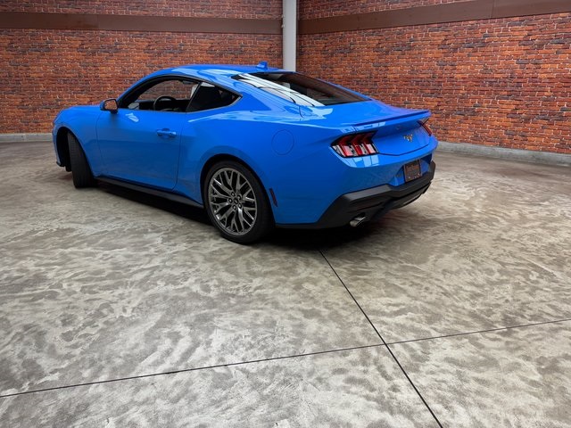 2024 Ford Mustang EcoBoost Premium photo 3