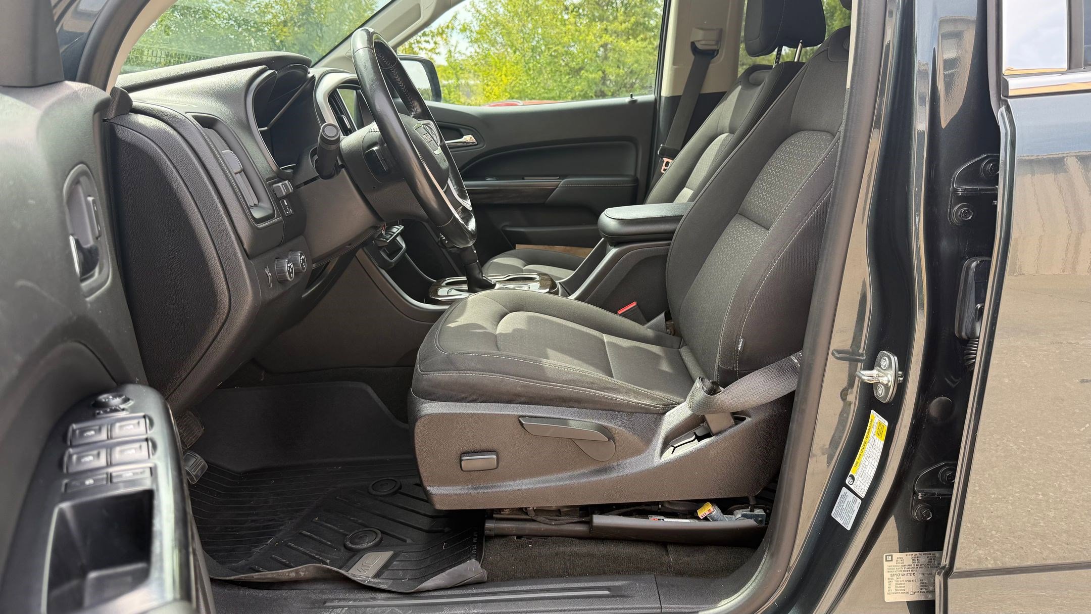 2017 Gmc Canyon SLE photo 3