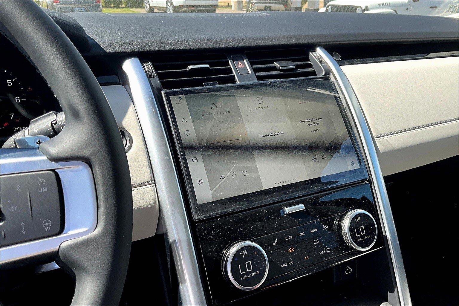 2025 Land Rover Discovery S photo 6