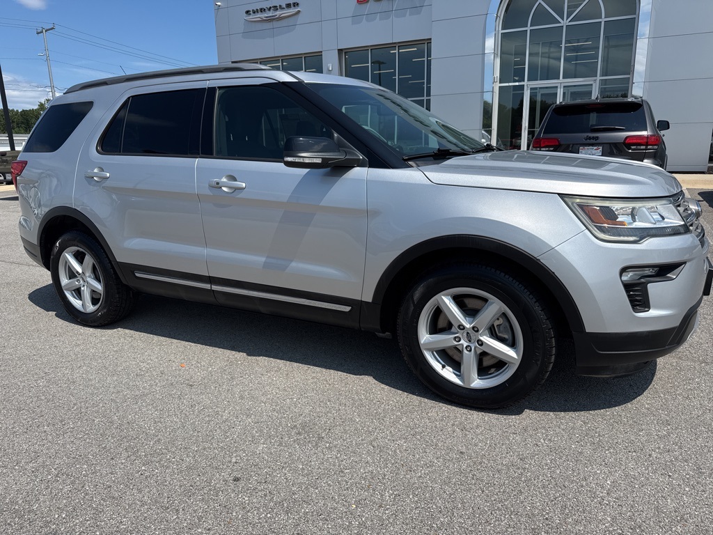 2018 Ford Explorer XLT photo 2