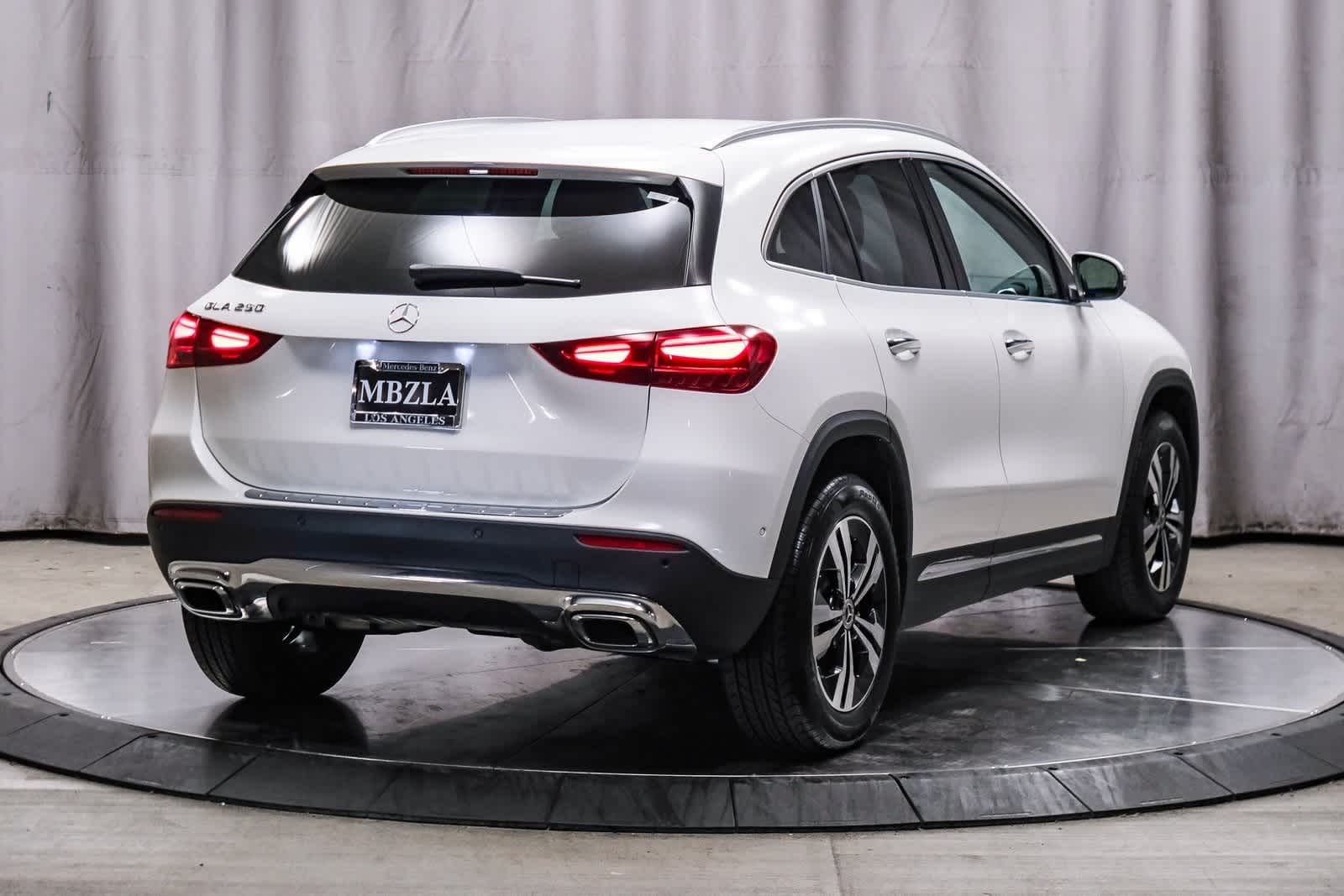 2025 Mercedes Benz GLA 250 photo 3