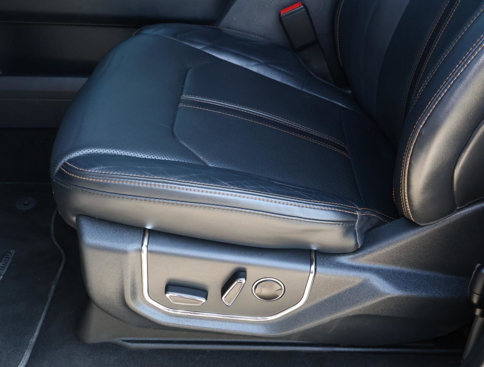 2023 Ford Expedition MAX Platinum photo 15
