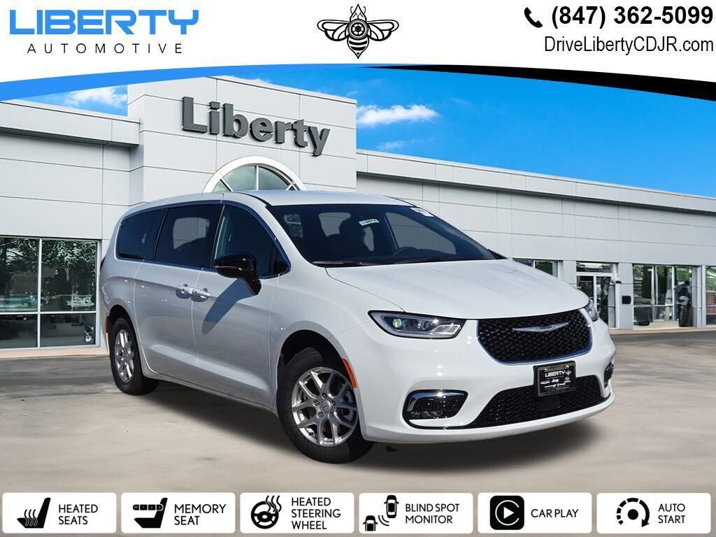 2026 Chrysler Pacifica Select's photo