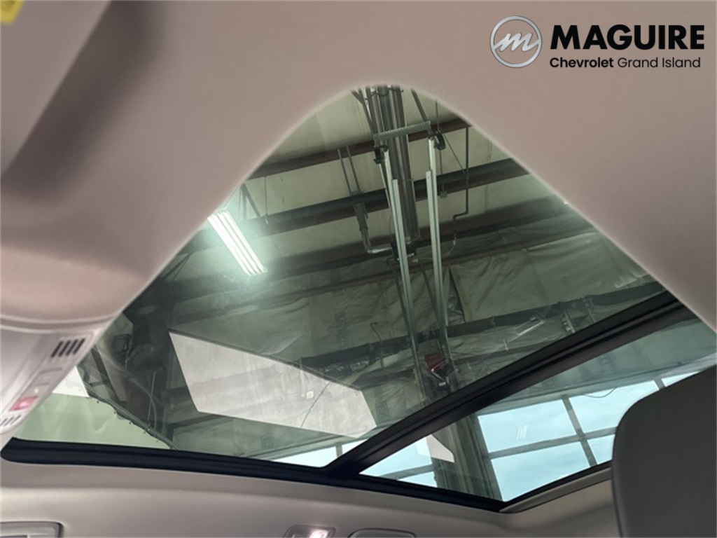 2024 Volkswagen Taos SE photo 3