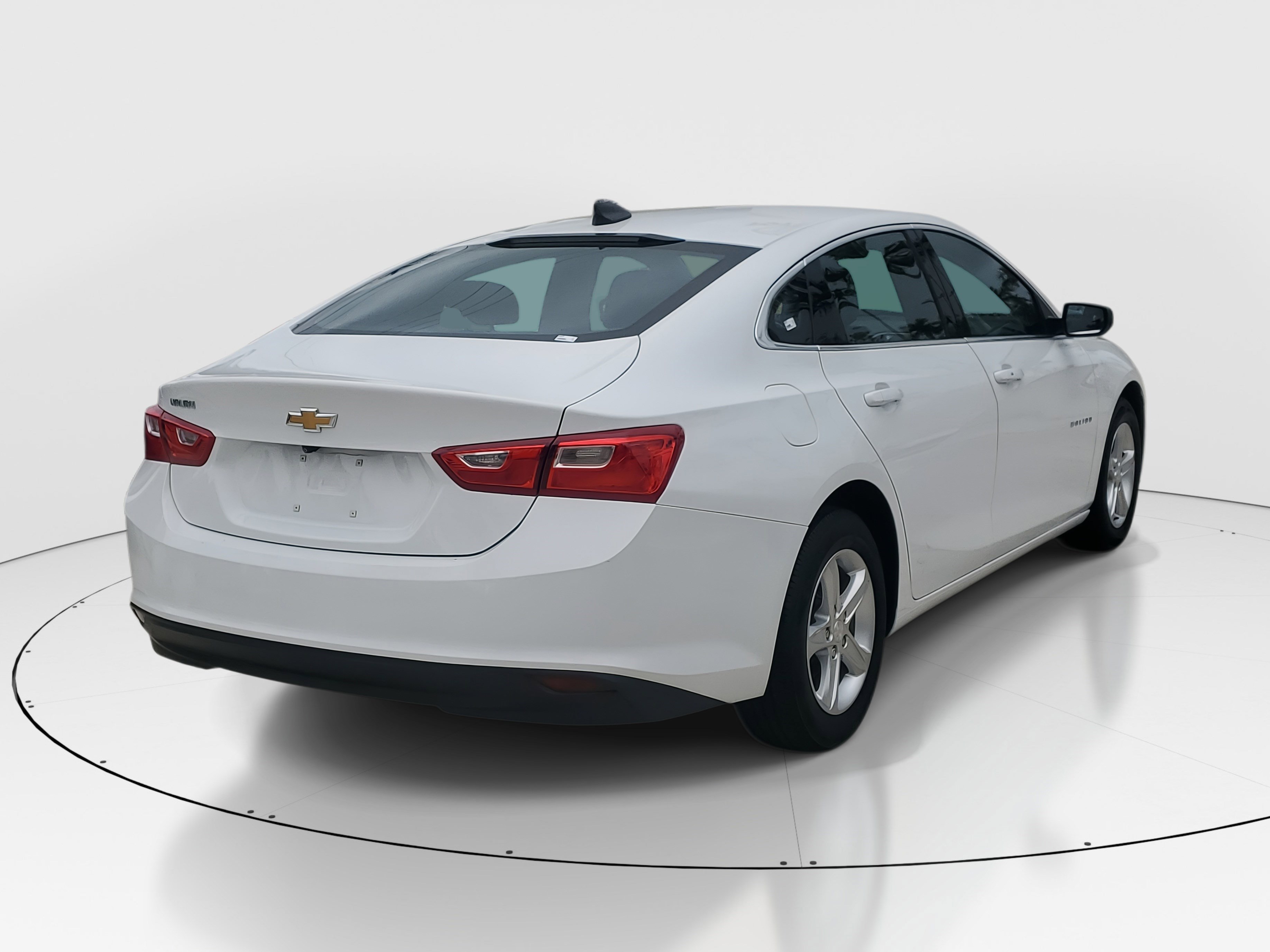 2023 Chevrolet Malibu LS photo 3
