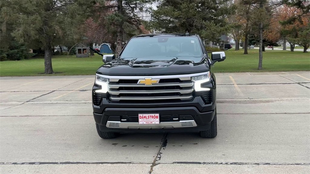 2024 Chevrolet Silverado 1500 High Country photo 4