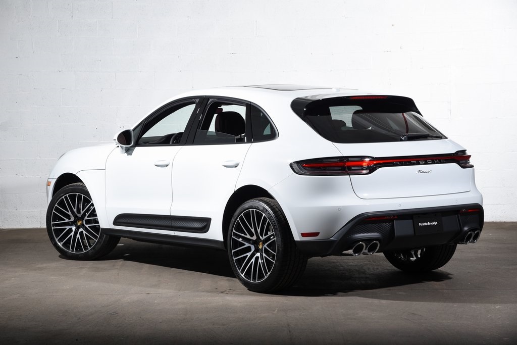 2026 Porsche Macan T photo 3