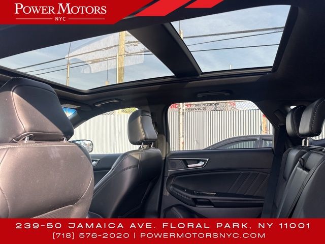 2020 Ford Edge ST photo 24