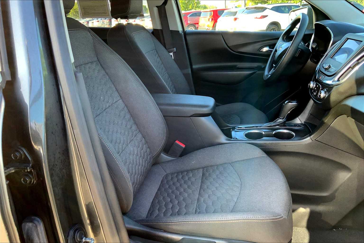 2021 Chevrolet Equinox LT photo 8