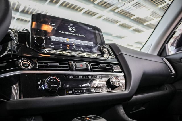 2023 Nissan Pathfinder Platinum photo 14