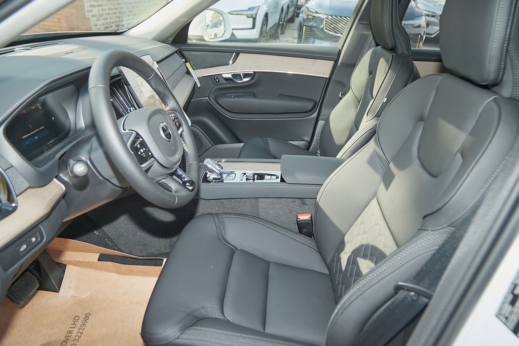 2025 VOLVO XC90 - Image 14