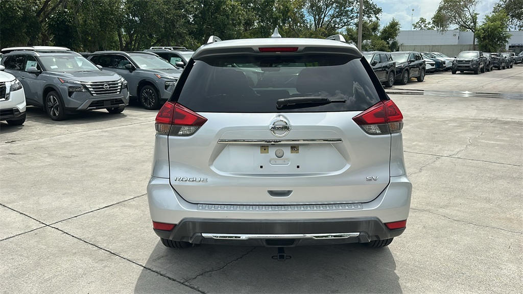 2018 Nissan Rogue SV photo 6