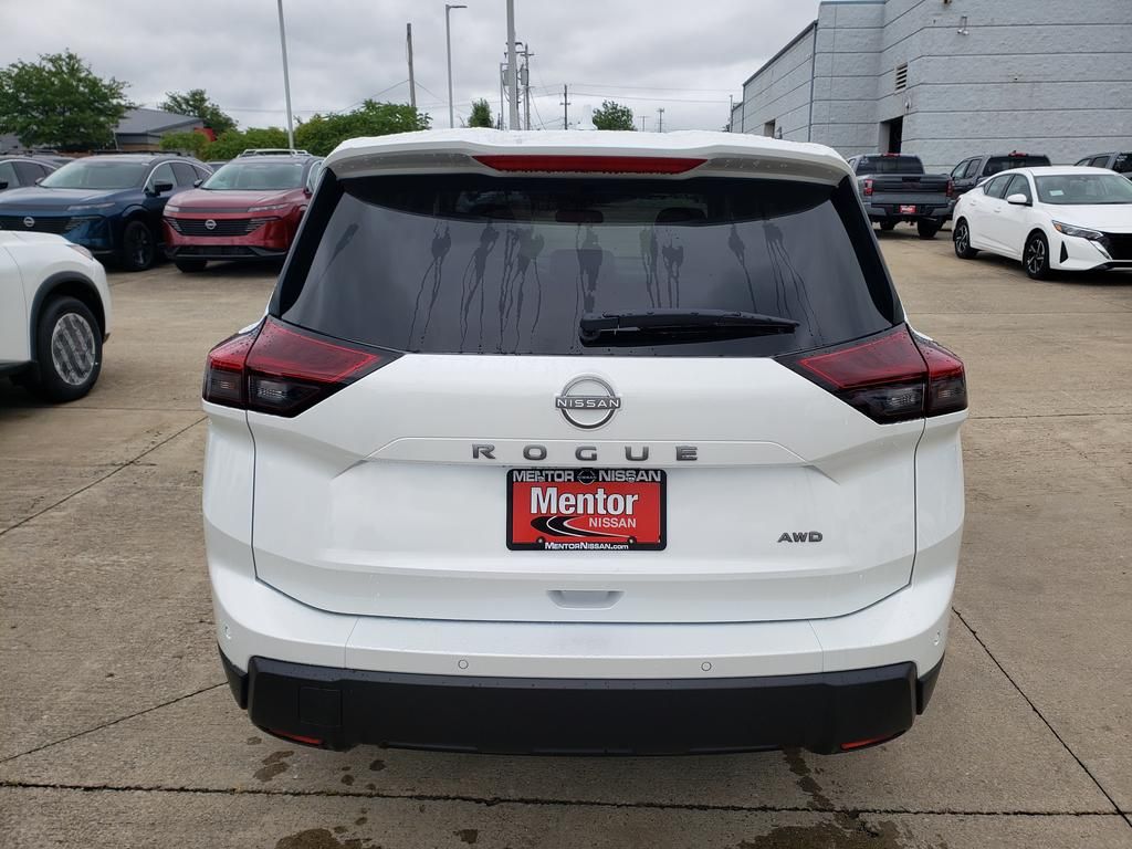 2026 Nissan Rogue SV photo 3