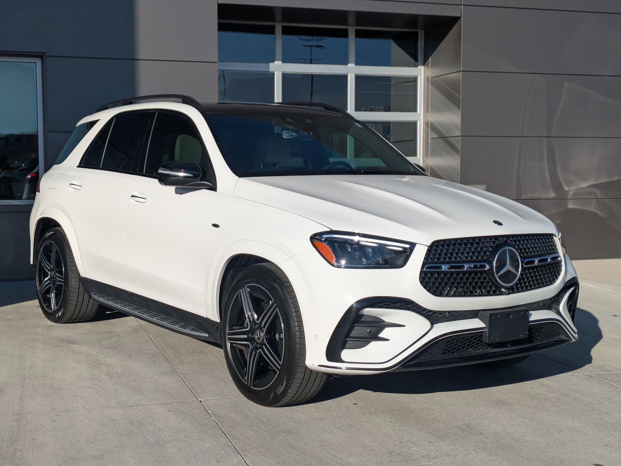 2025 Mercedes Benz GLE 450e 4MATIC photo 3