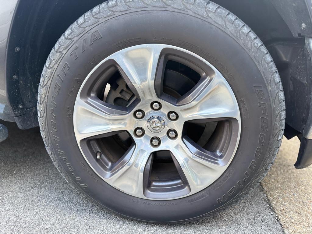 2019 Ram 1500 Laramie photo 3