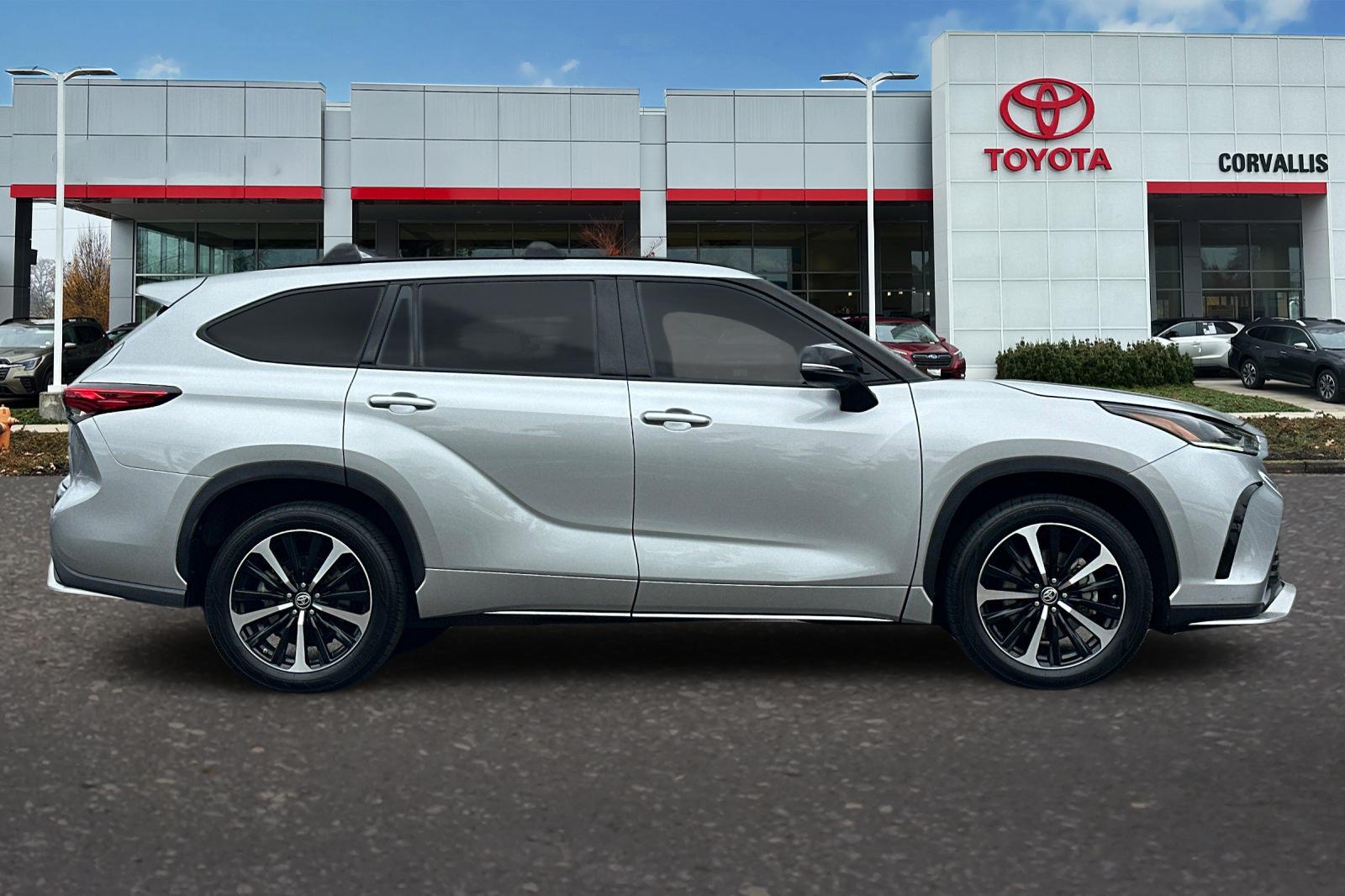 2021 Toyota Highlander XSE photo 2