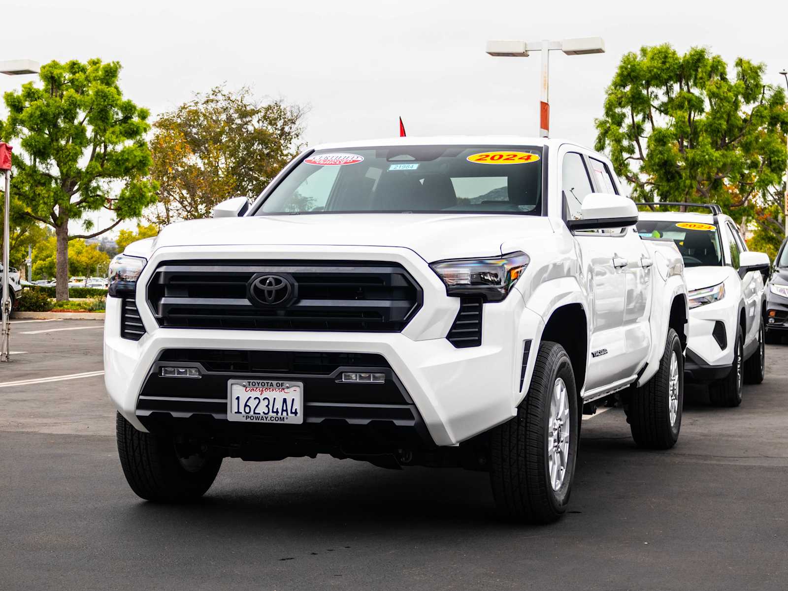 2024 Toyota Tacoma SR5 photo 3