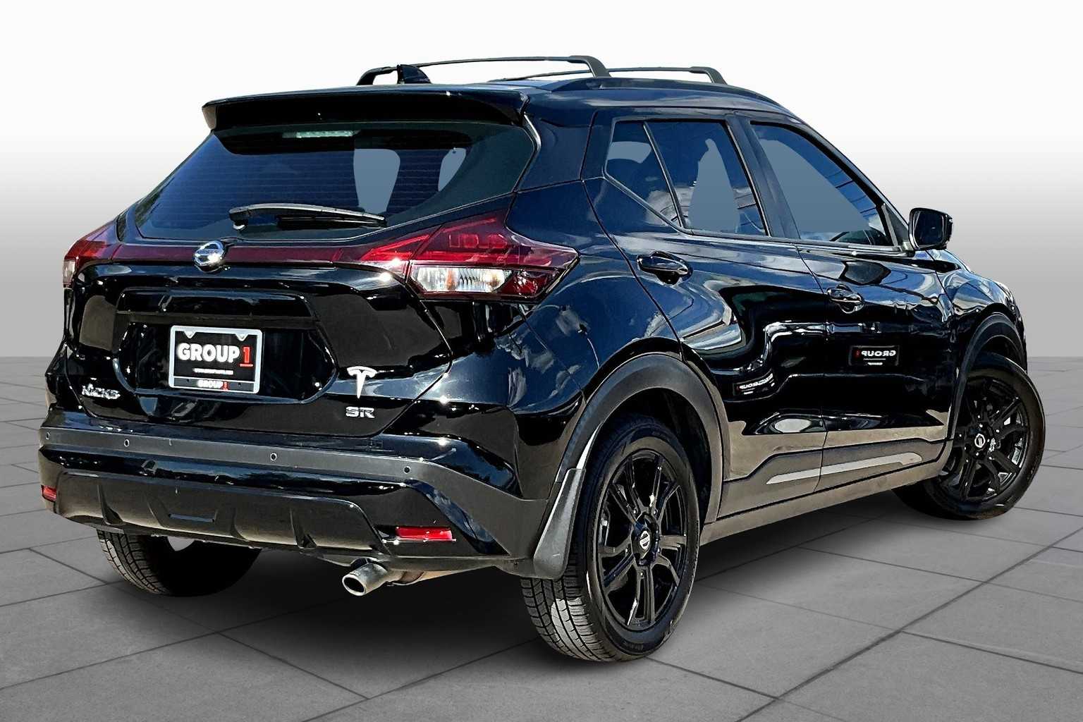 2021 Nissan Kicks SR photo 7