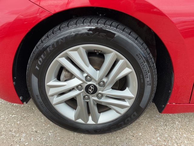 2020 Hyundai Elantra Value Edition photo 8