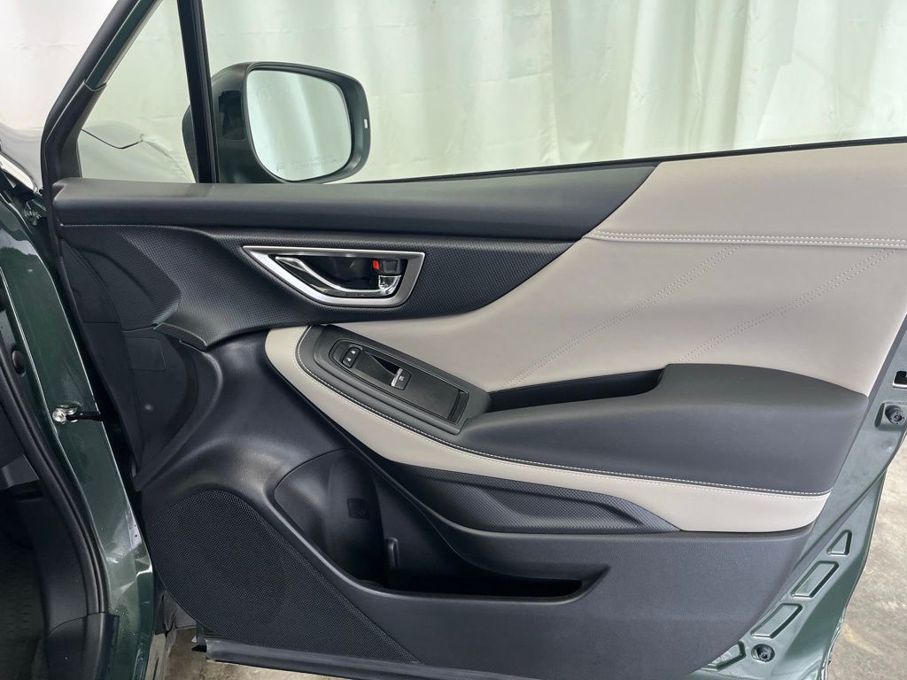 2022 Subaru Forester Limited photo 10