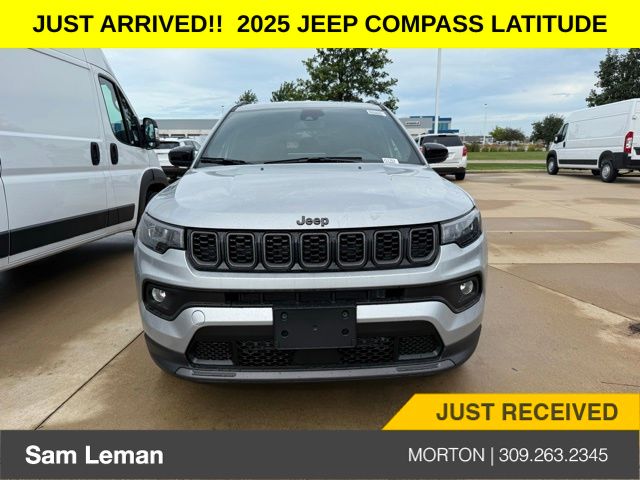 2025 Jeep Compass Latitude photo 2